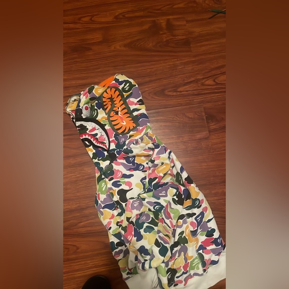 Broken zipper I don’t want it cause it can’t fit me - Picture 3 of 3